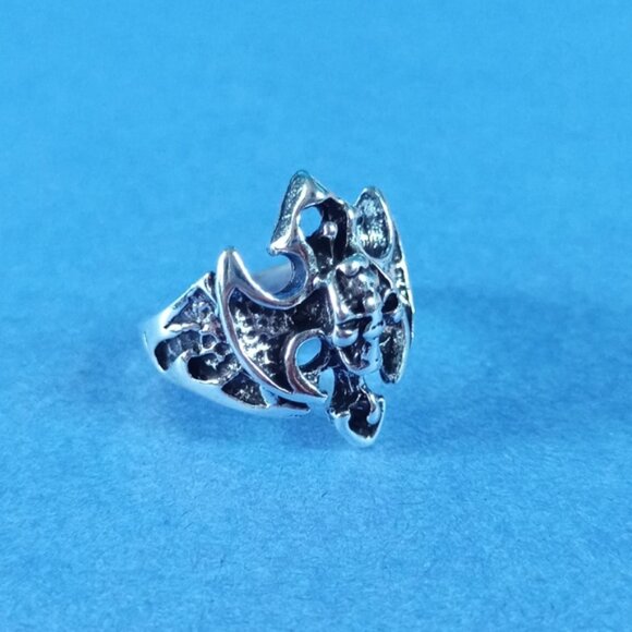 ✝️💀 Gothic Cross Skull Crest Ring – Size 10.5 - Picture 2 of 4